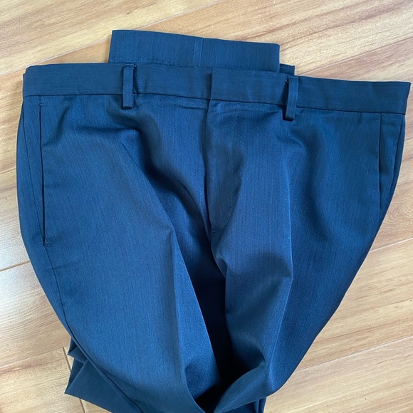 Men’s navy blue dress pants by Perry Ellis. Size 36 x 30. - Picture 5 of 6